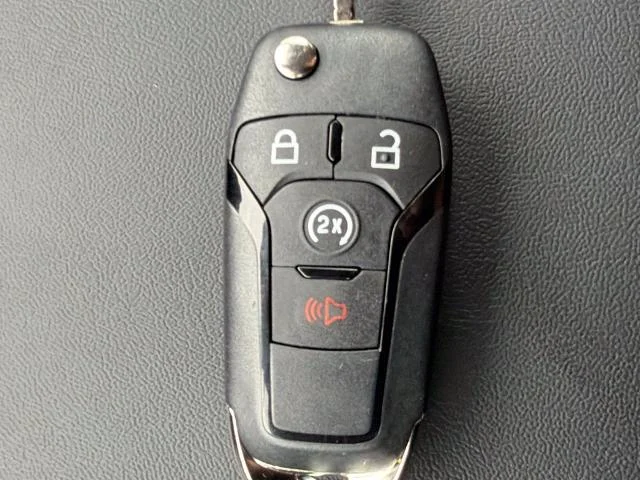 New 2026 Oxford White Ford XLT image 44