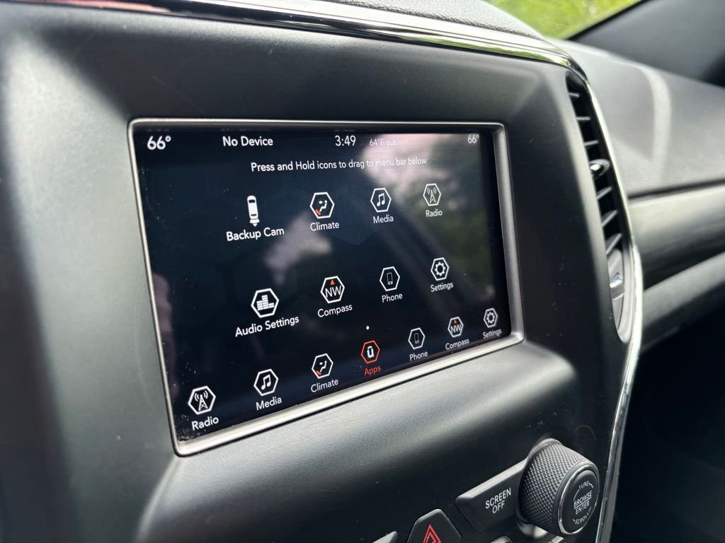 Used 2020 Black Jeep Laredo image 17