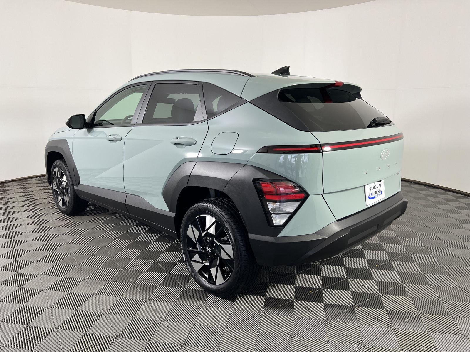 Used 2024 Mirage Green Hyundai SEL image 25