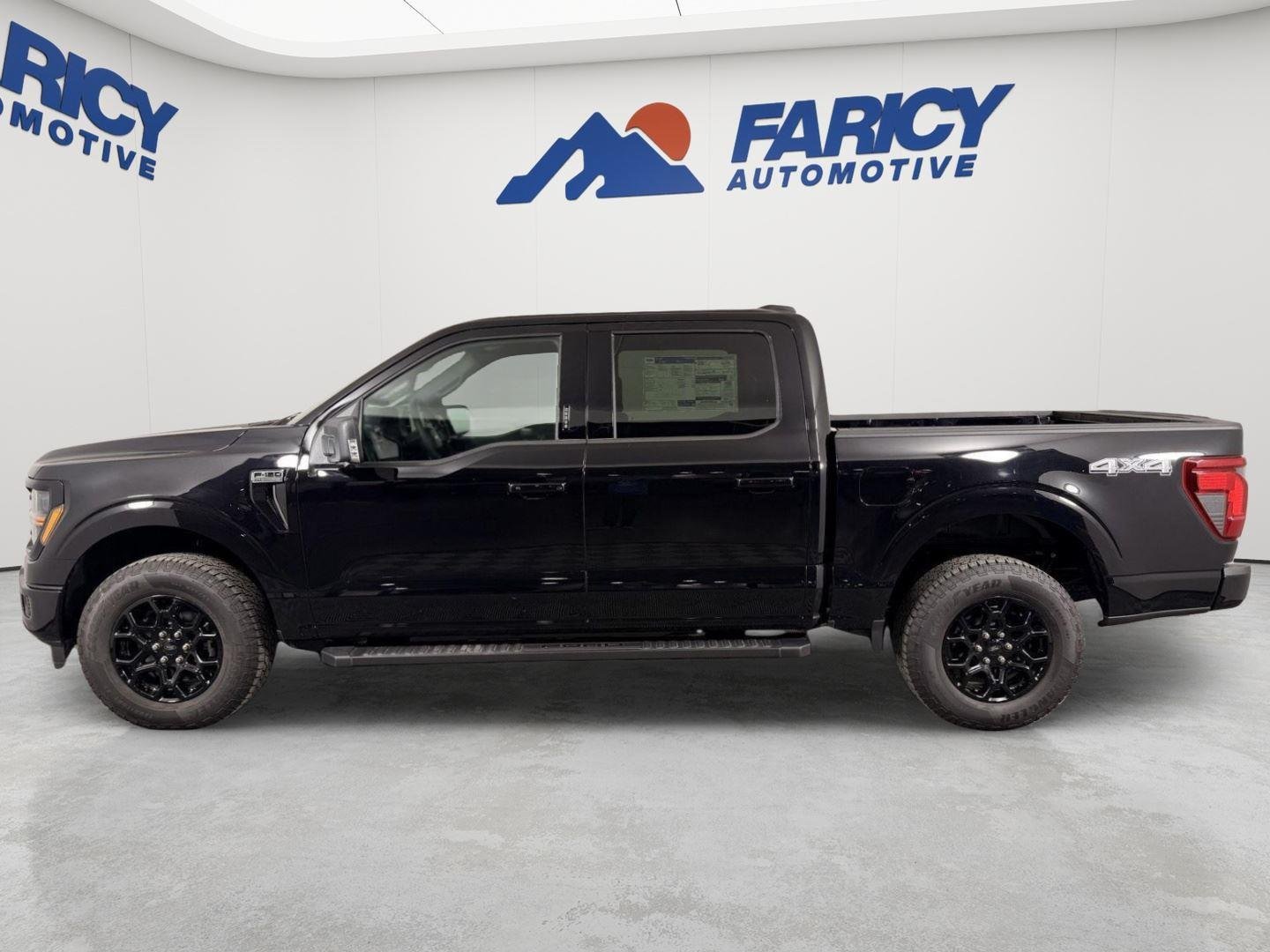 New 2026 Agate Black Ford XLT image 2