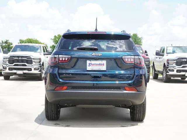 New 2026 Fathom Blue Pearl-Coat Exterior Paint Jeep Latitude image 8