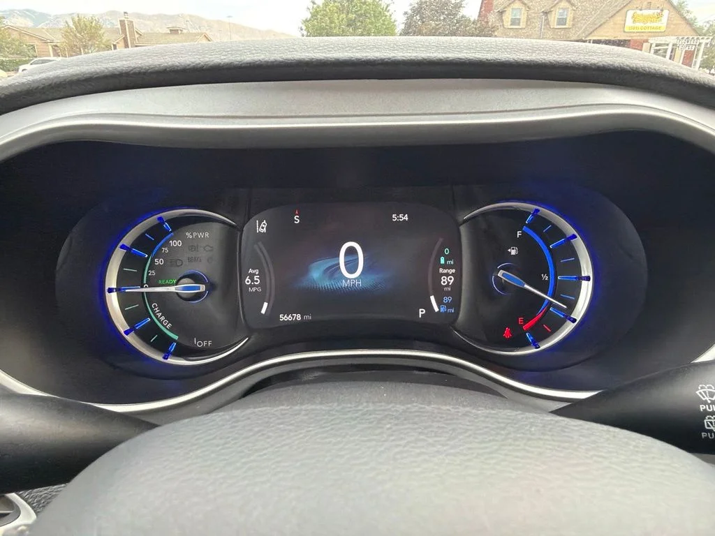 Used 2024 White Chrysler Select S Appearance image 11