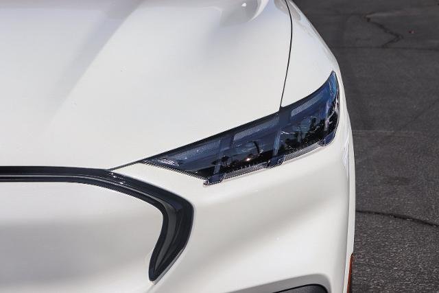 New 2026 Star White Metallic Tri-coat Ford Premium image 40