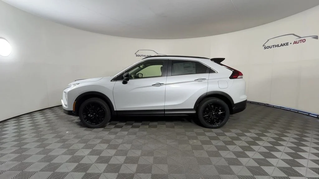 New 2025 White Mitsubishi BLACK EDITION 1.5T S-AWC image 6