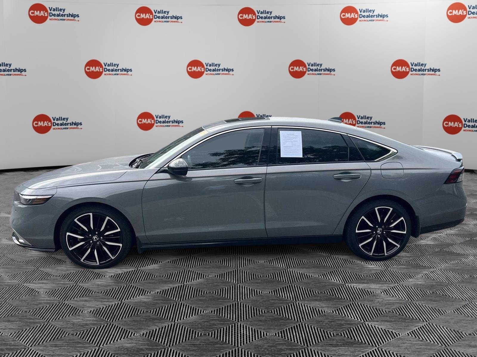 Used 2024 Urban Gray Pearl Honda Touring image 12