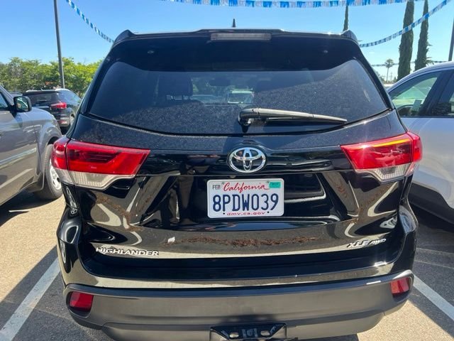 Used 2019 Black Toyota XLE image 9