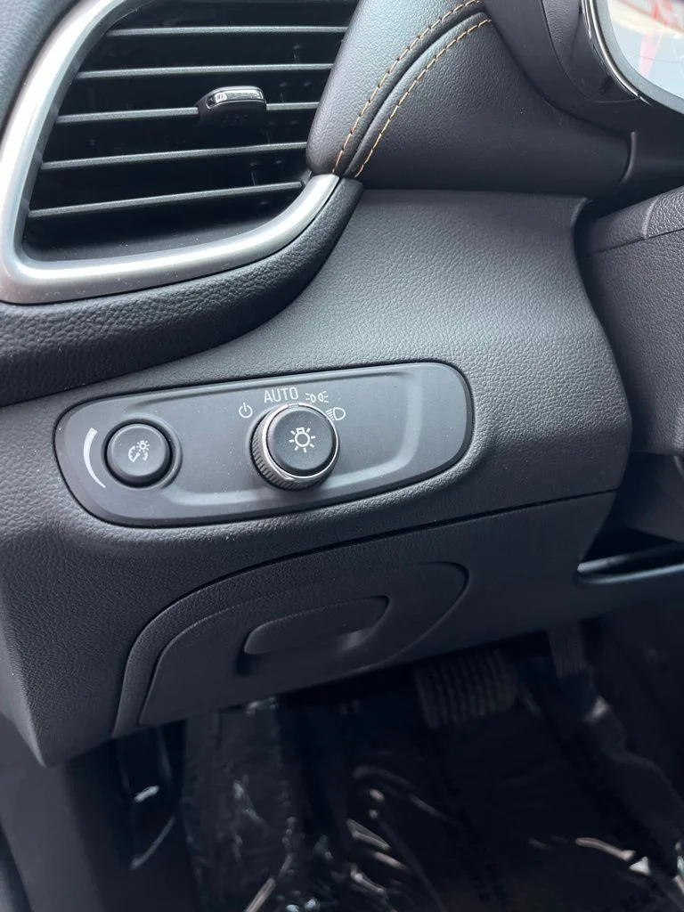 Used 2022 White Chevrolet LS image 16