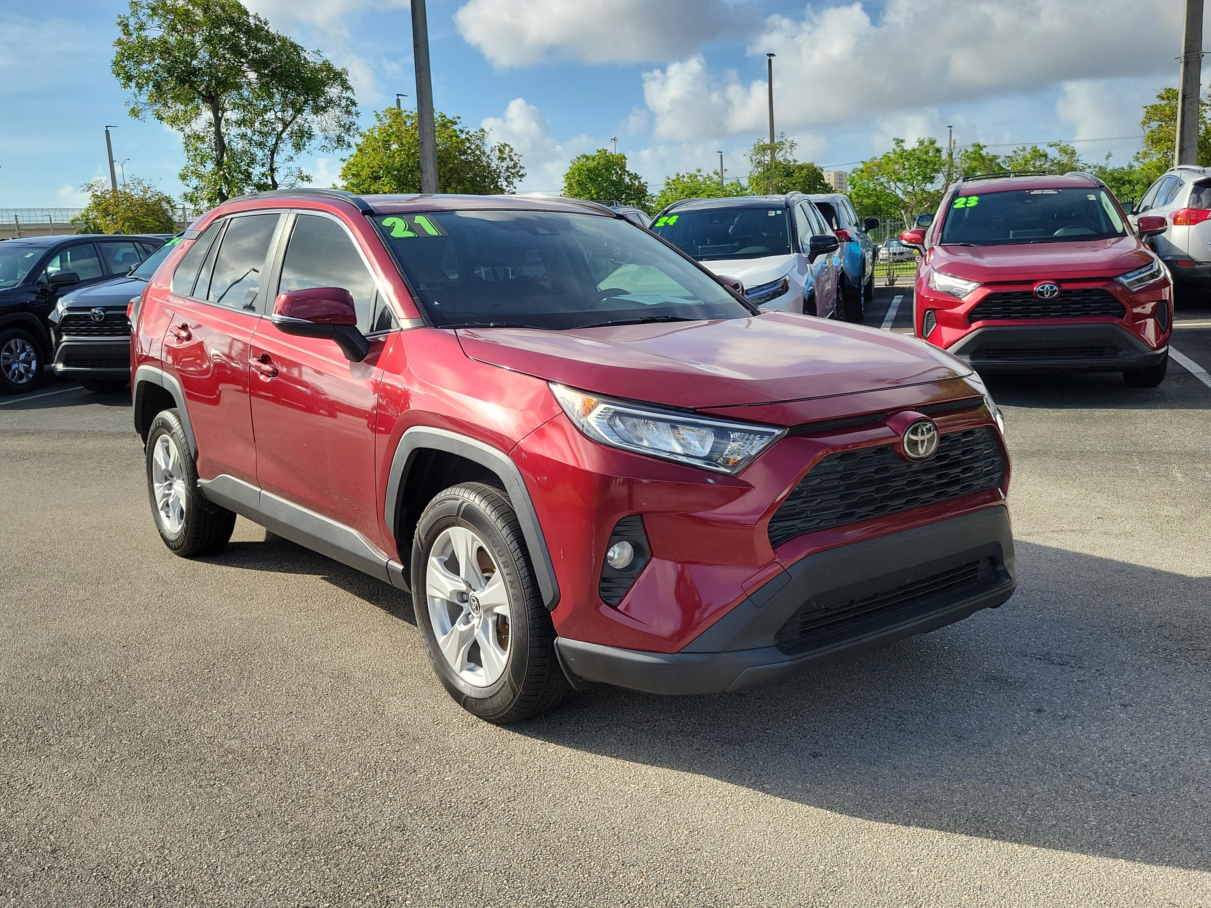 Used 2021 Pearl Toyota XLE image 3