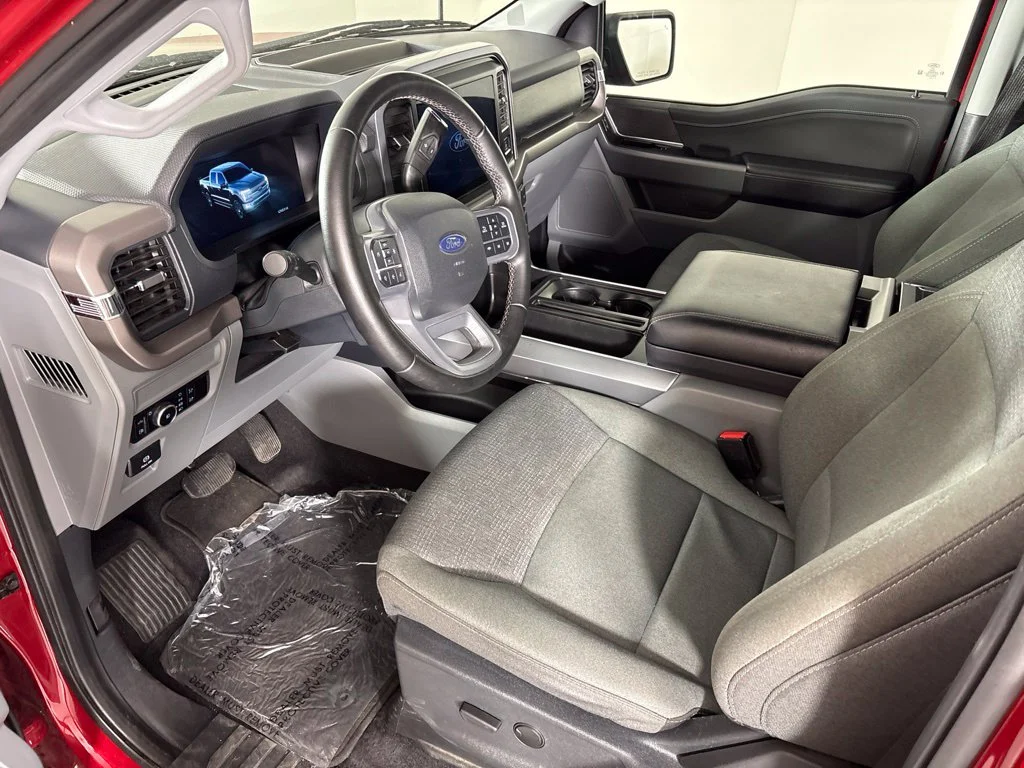 Used 2025 Red Ford XLT image 29