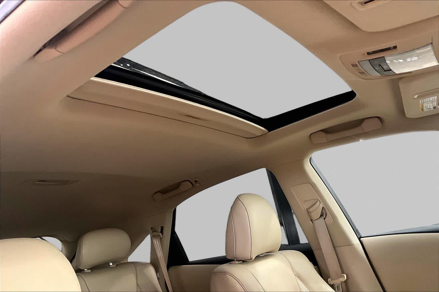 Used 2015 Claret Mica Lexus  image 14