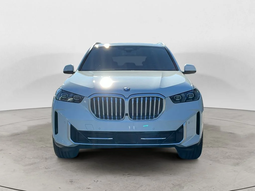 New 2026 White BMW xDrive50e image 2