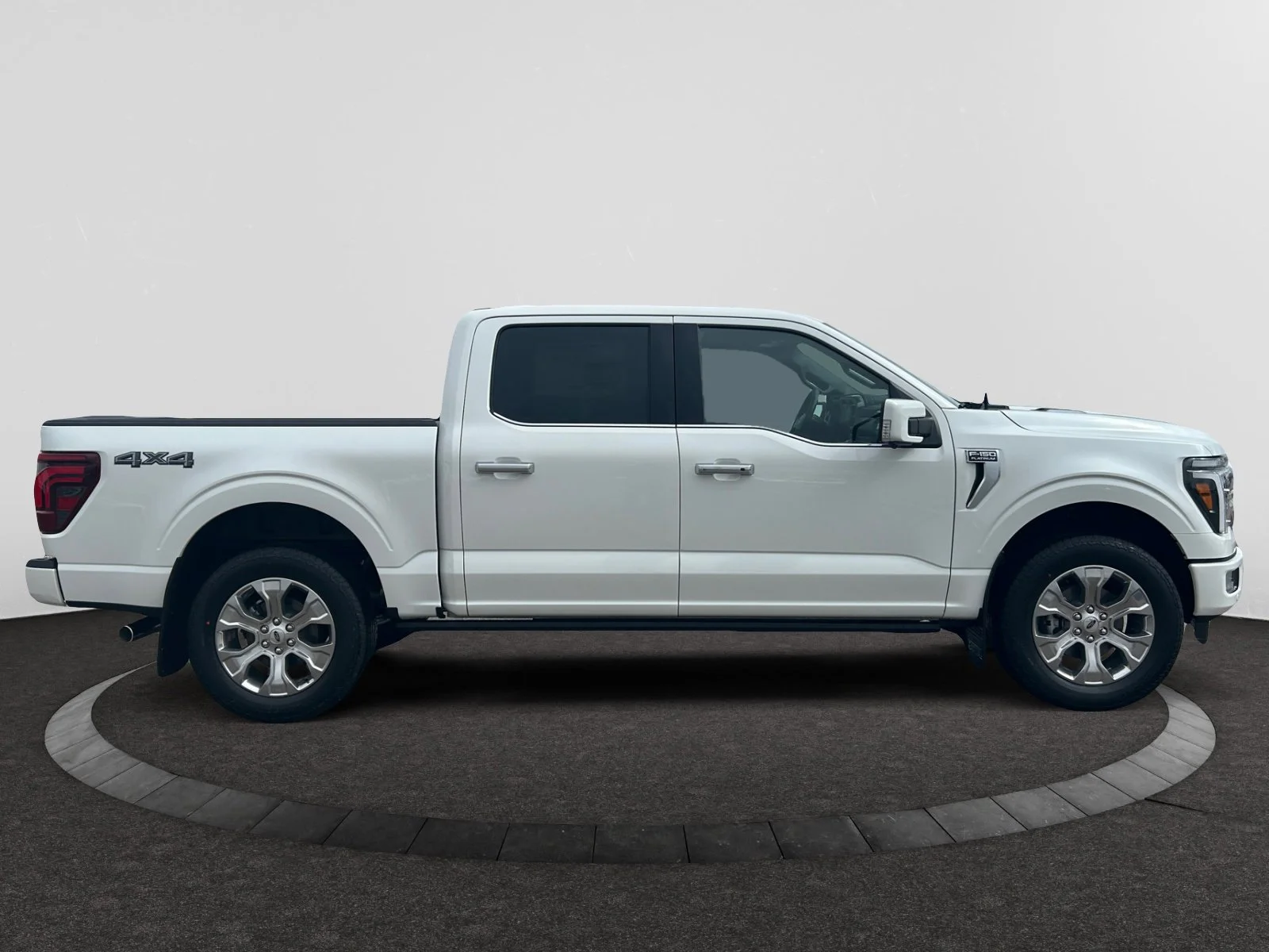 New 2026 Star White Metallic Tri-Coat Ford Platinum image 6