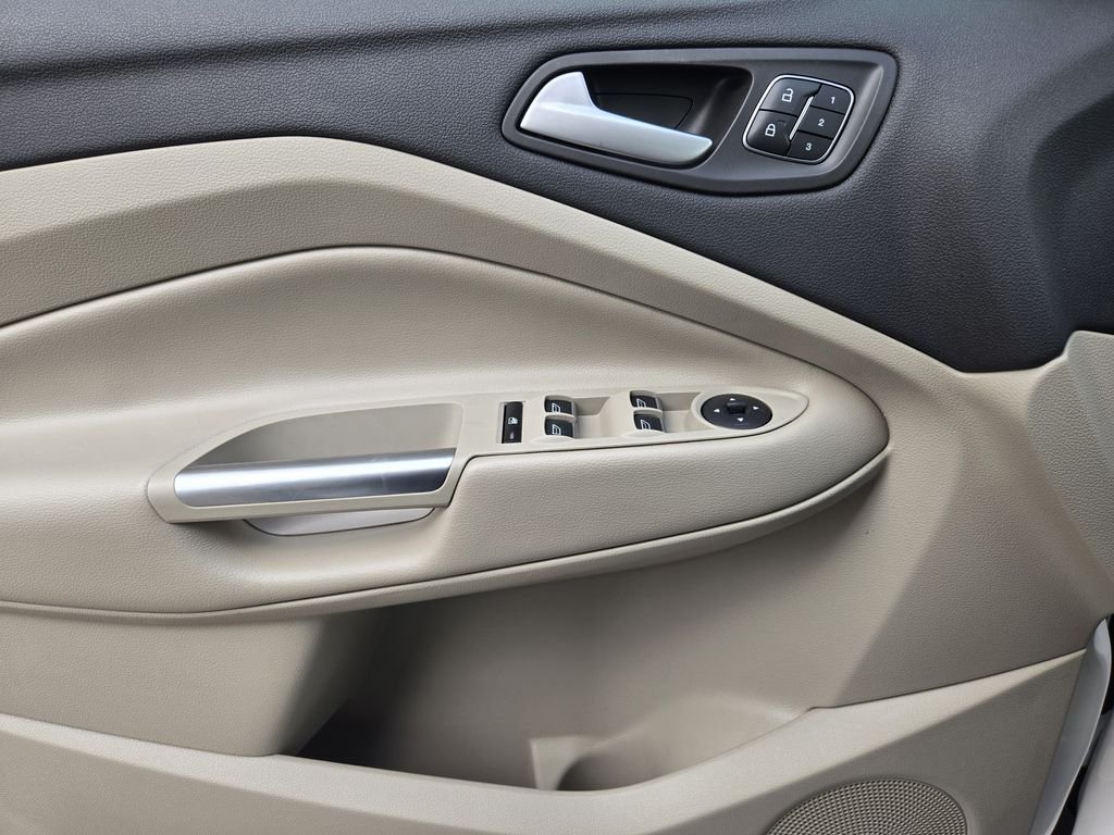 2019 Ford Escape Titanium - Photo 18