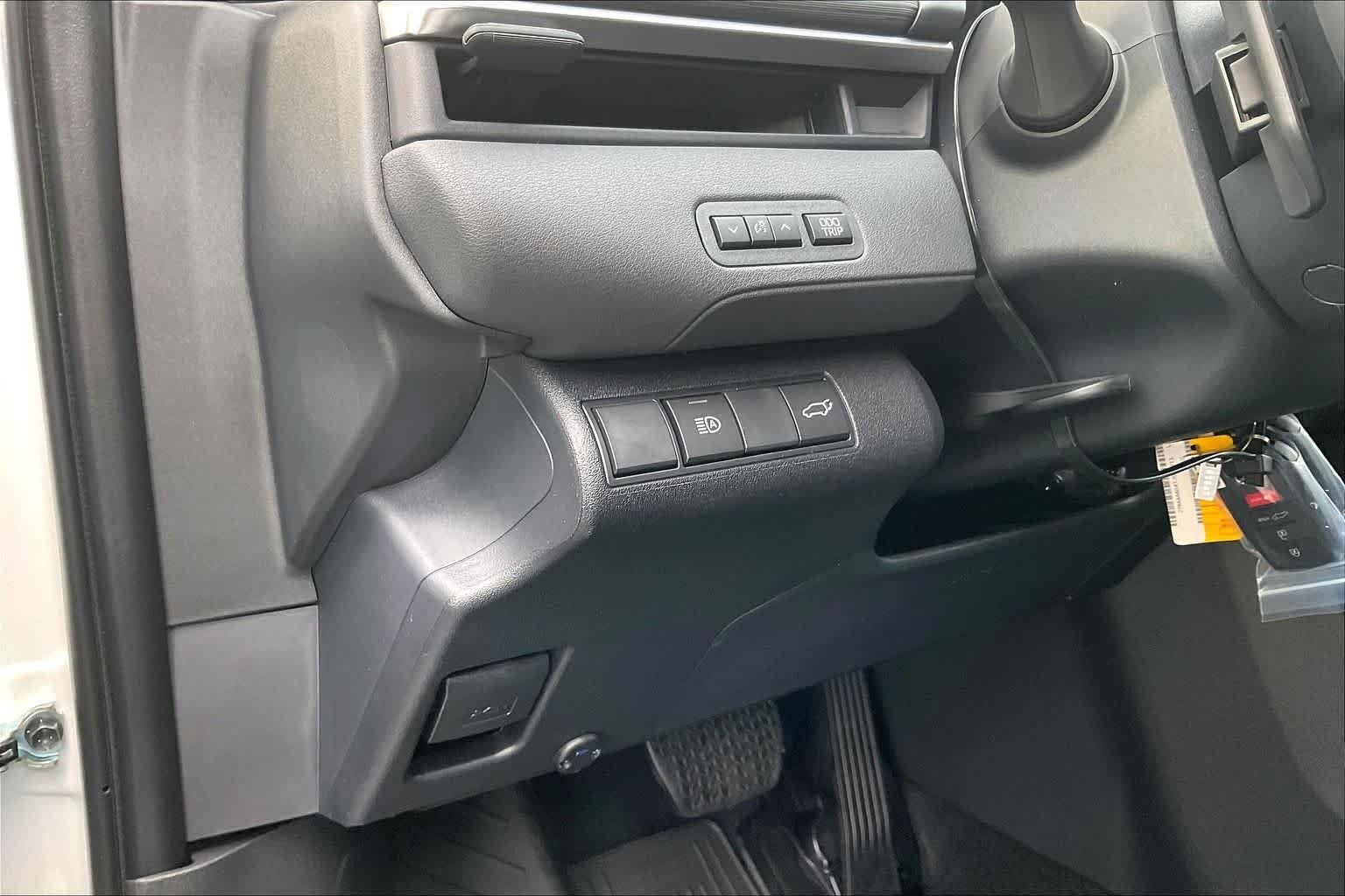 2026 Toyota C-HR SE - Photo 20