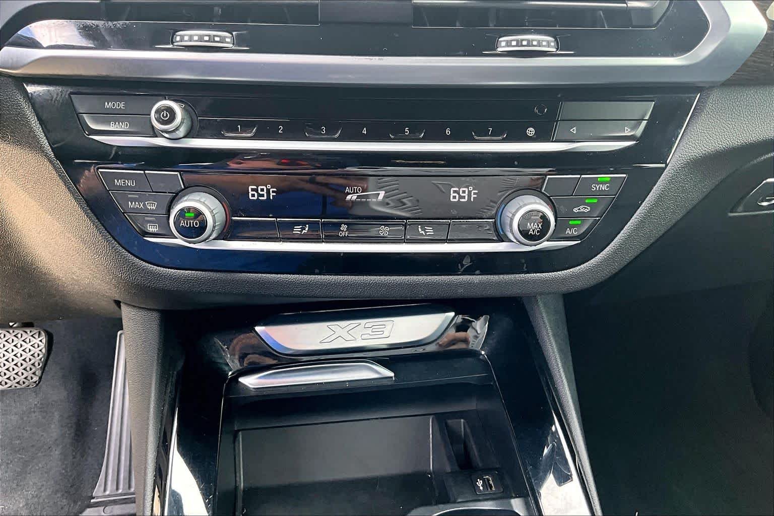 Used 2019 Alpine White BMW sDrive30i image 32