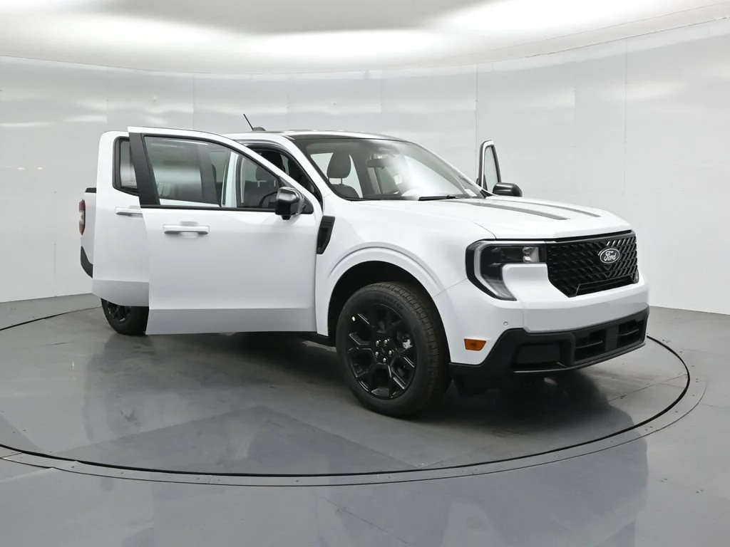 New 2026 Oxford White Ford Lariat image 32