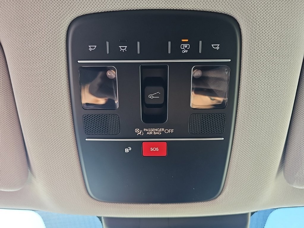 New 2027 Green Hyundai SEL Premium 7P image 25