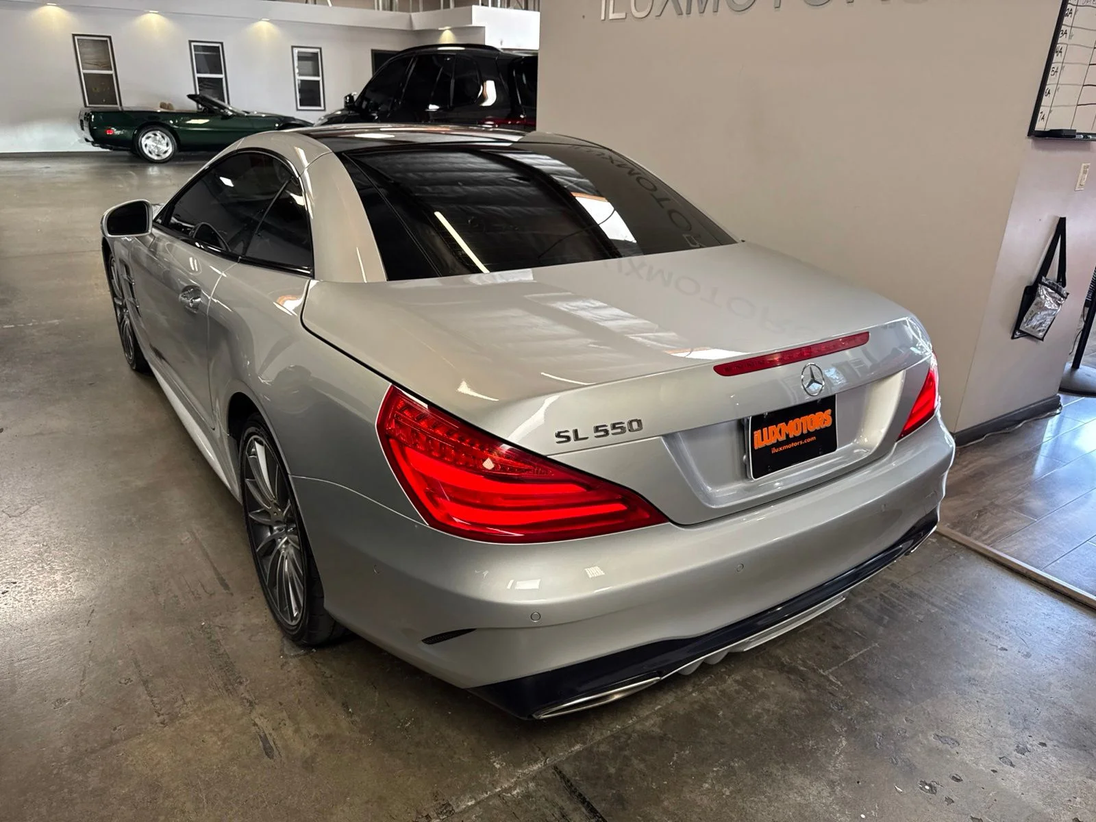 Used 2019 Silver Mercedes-Benz SL 550 image 41