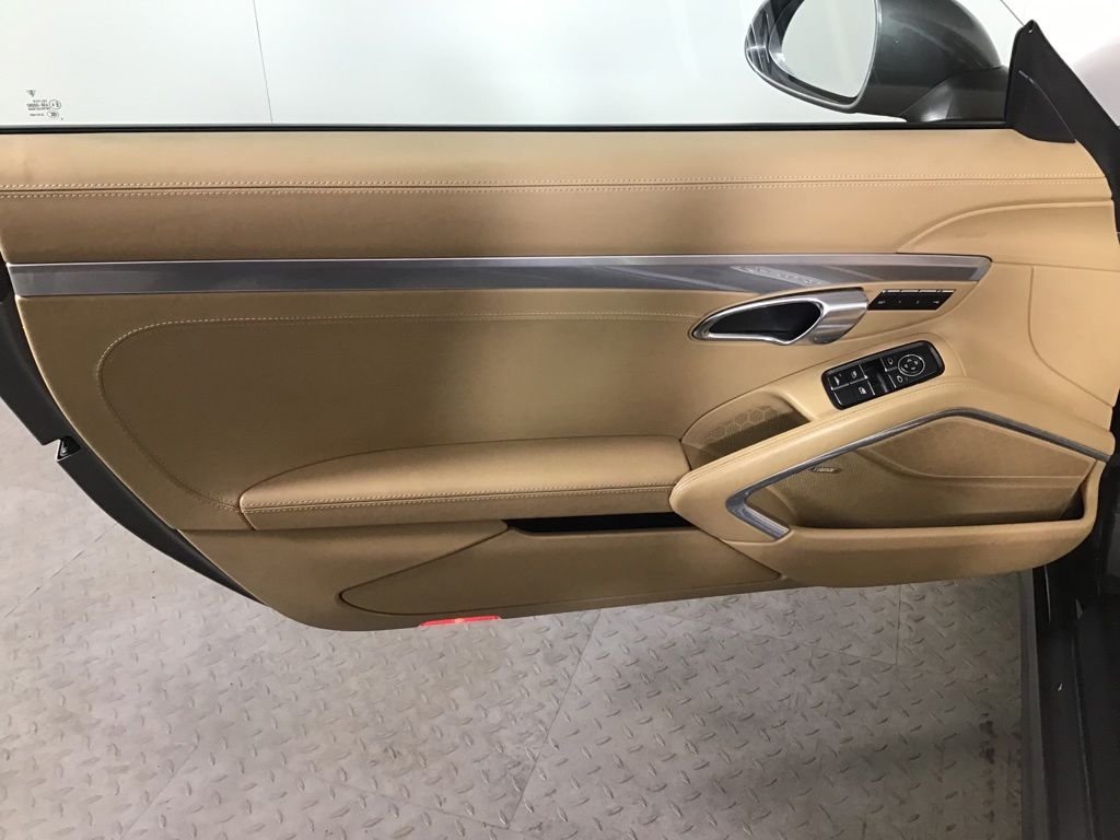 Certified Used 2015  Porsche Carrera 4S image 28
