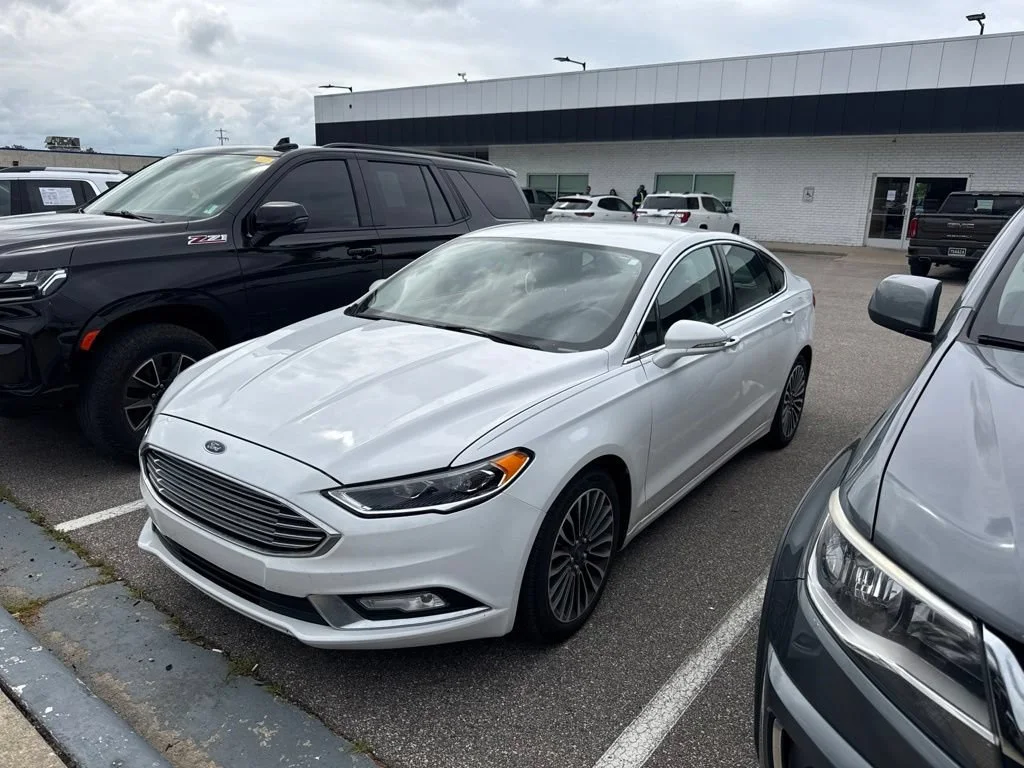 Used 2017 White Ford SE image 5