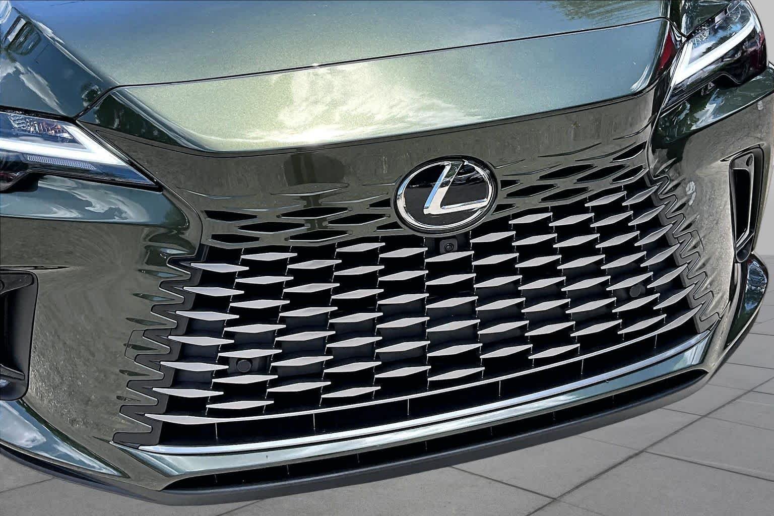 Used 2026 Nori Green Pearl Lexus Premium image 30