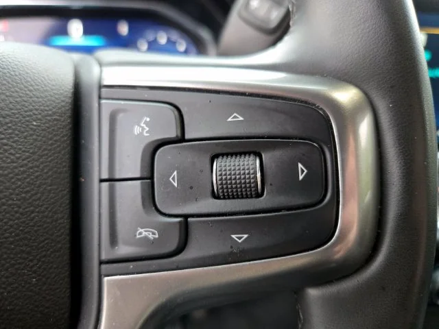 Used 2025 Red Chevrolet LT image 32