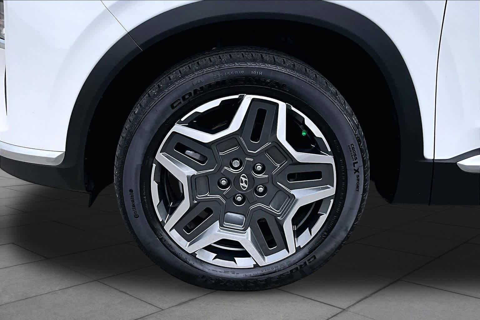 Used 2022 Quartz White Hyundai SEL Premium image 11