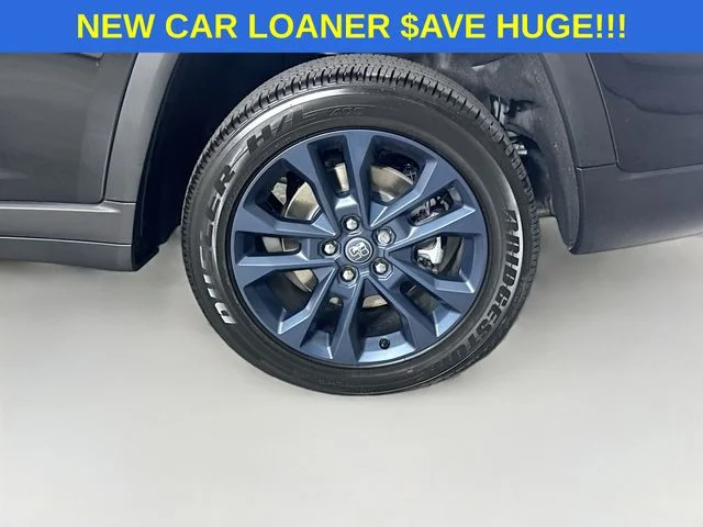 New 2026 Diamond Black Crystal Pearl-Coat Exterior Paint Jeep  image 33