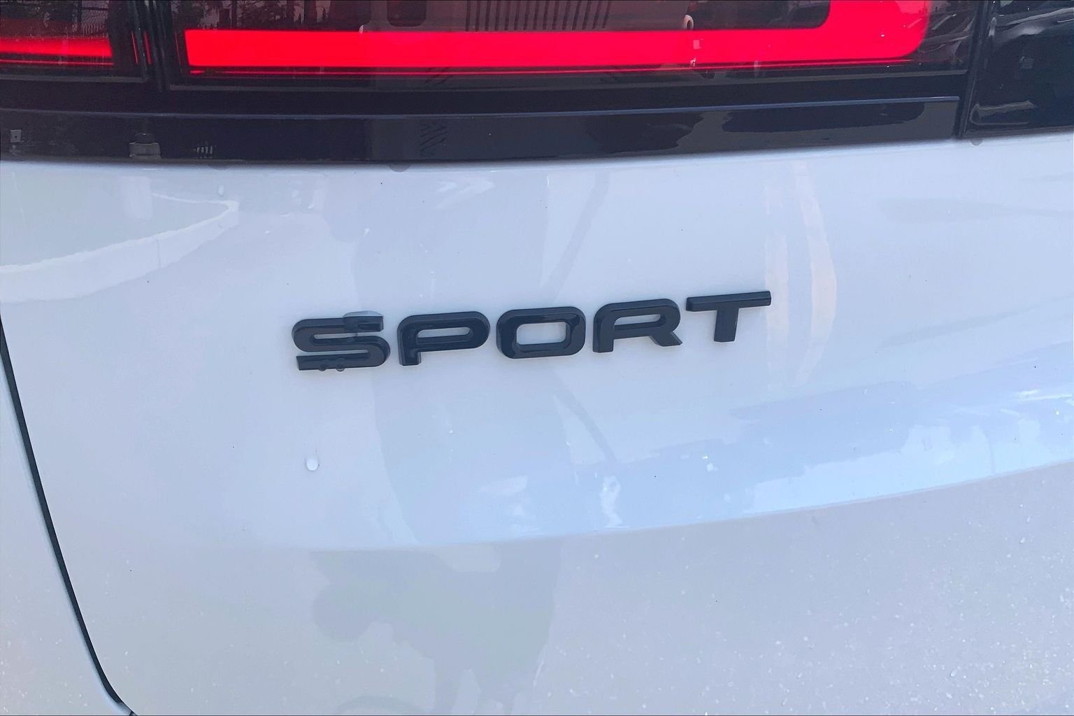 New 2026 Fuji White Land Rover Dynamic SE image 15