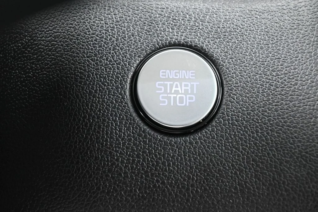 Used 2022 Glacial White Pearl Kia EX image 32