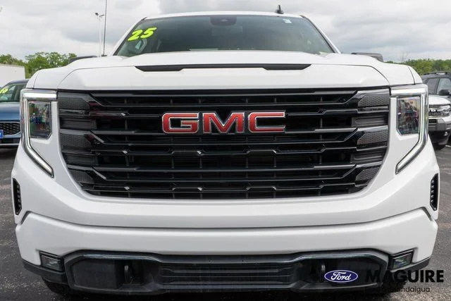 Used 2025 White GMC Elevation image 3