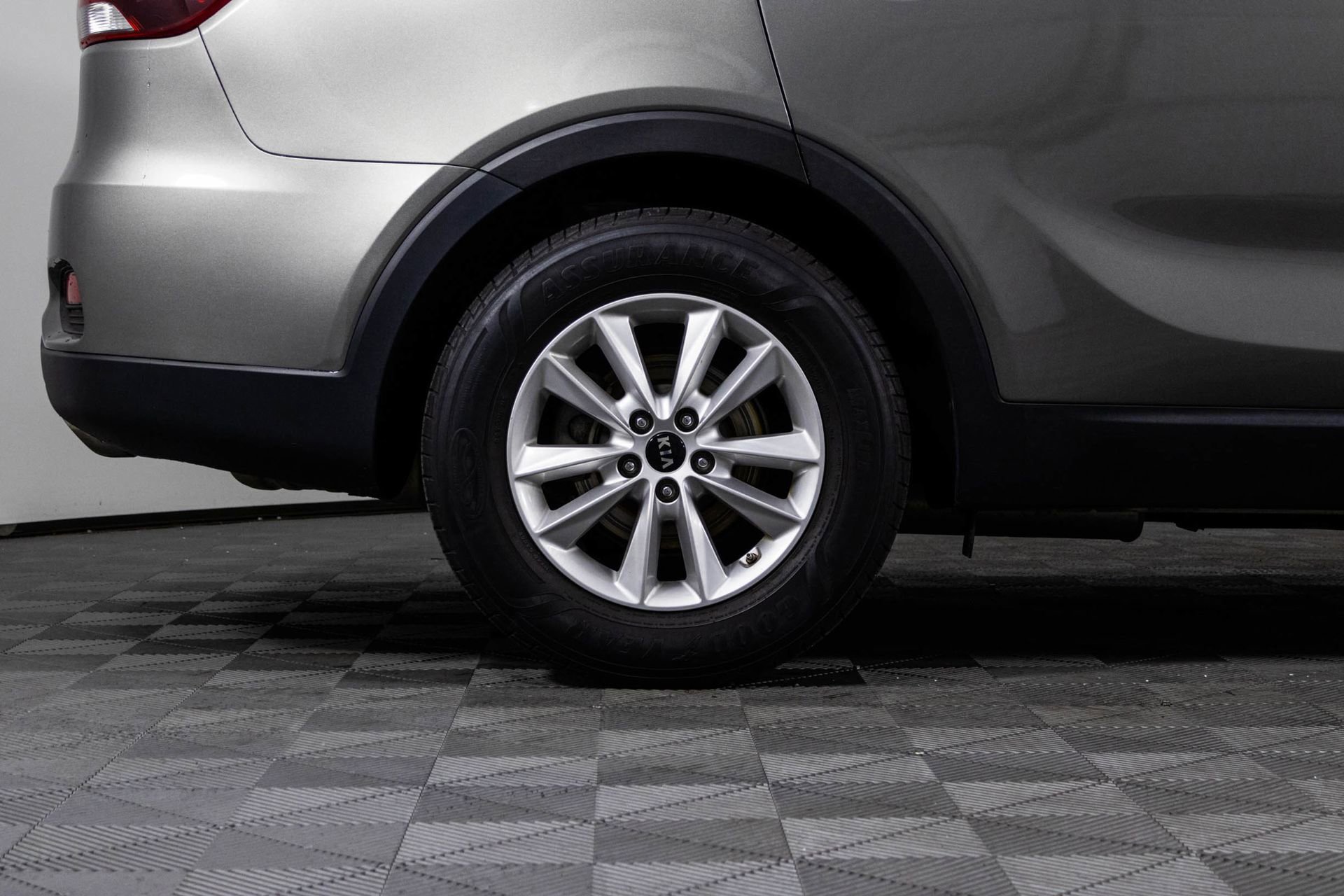 2019 KIA SORENTO - Image 40