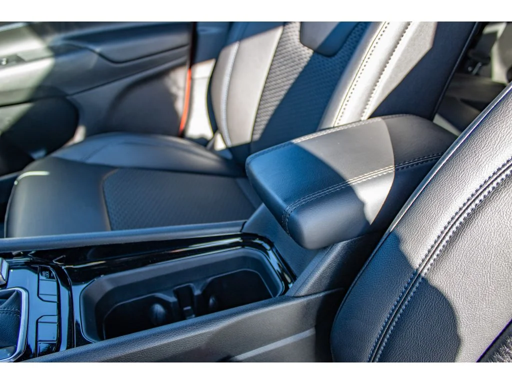 New 2026 Red Hot Pearlcoat Jeep Latitude Altitude image 32