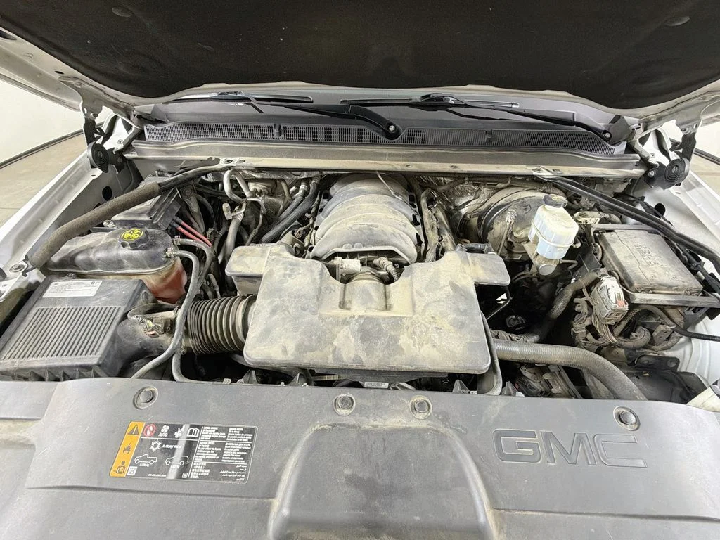 Used 2018 White GMC Denali image 30