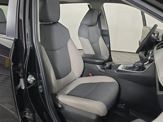 Used 2022 Midnight Black Metallic Toyota XLE image 30
