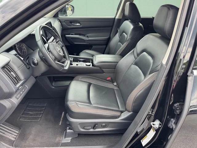 Used 2023 Black Nissan SL image 6
