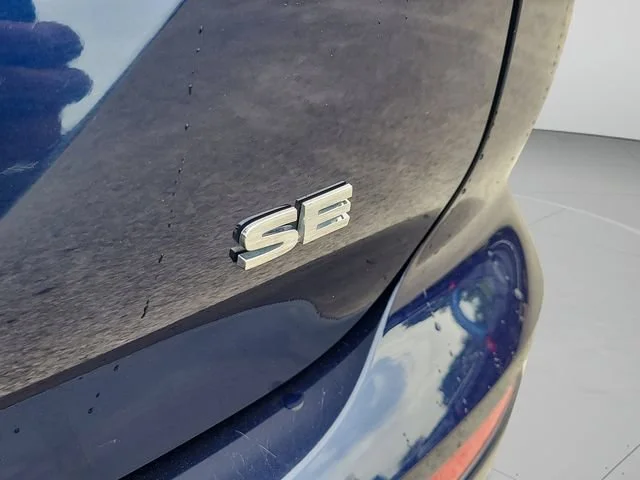 Used 2024 Black Mitsubishi SE image 32