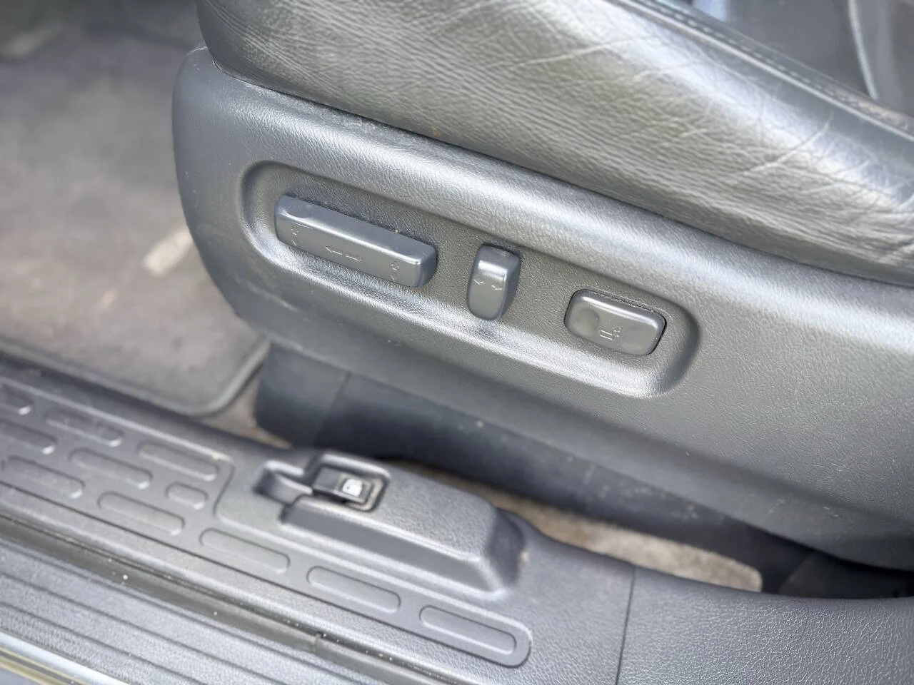 Used 2013 Gray Honda RTL 4x4 4dr Crew Cab image 23