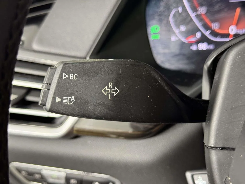 Used 2020 White BMW xDrive40i image 21