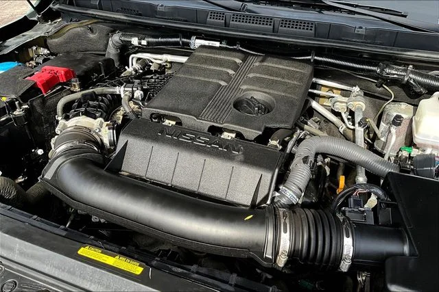 Used 2024 Green Nissan SV image 30