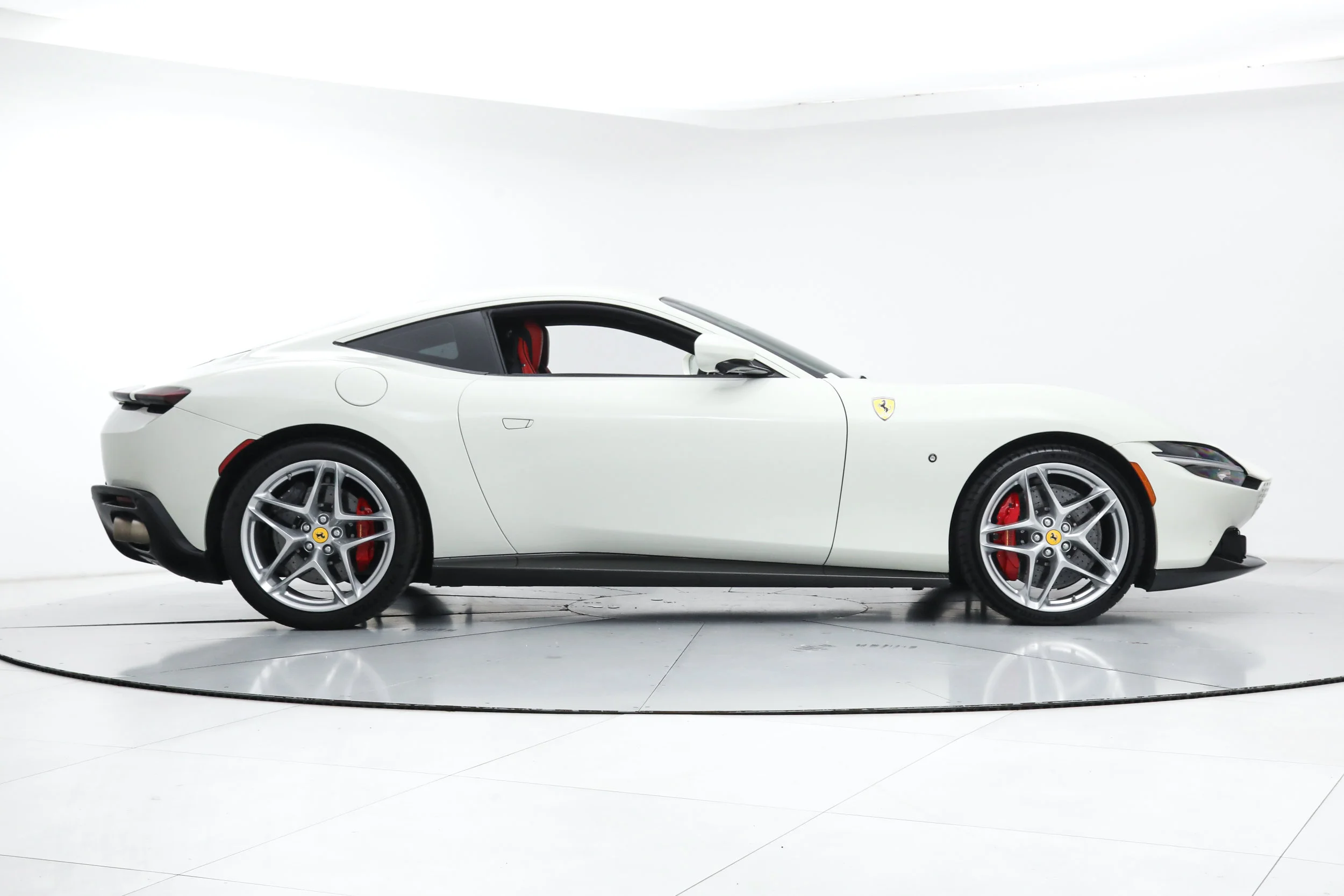 Certified Used 2021 White Ferrari  image 10