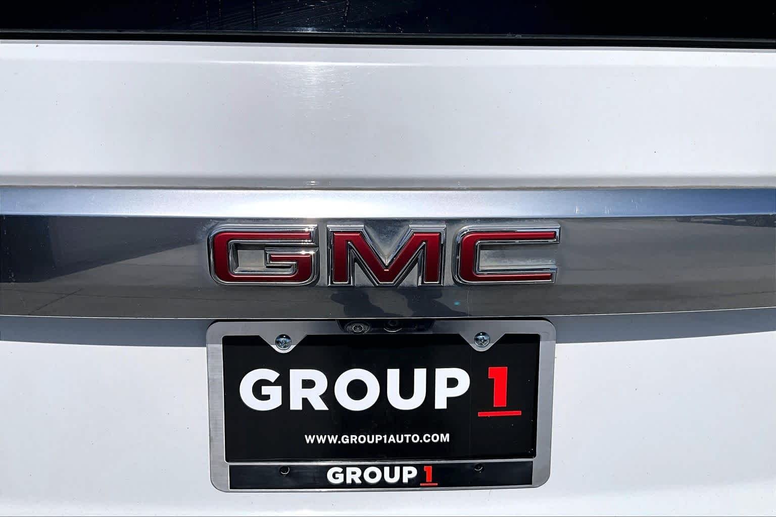 Used 2021 Summit White GMC Denali image 10