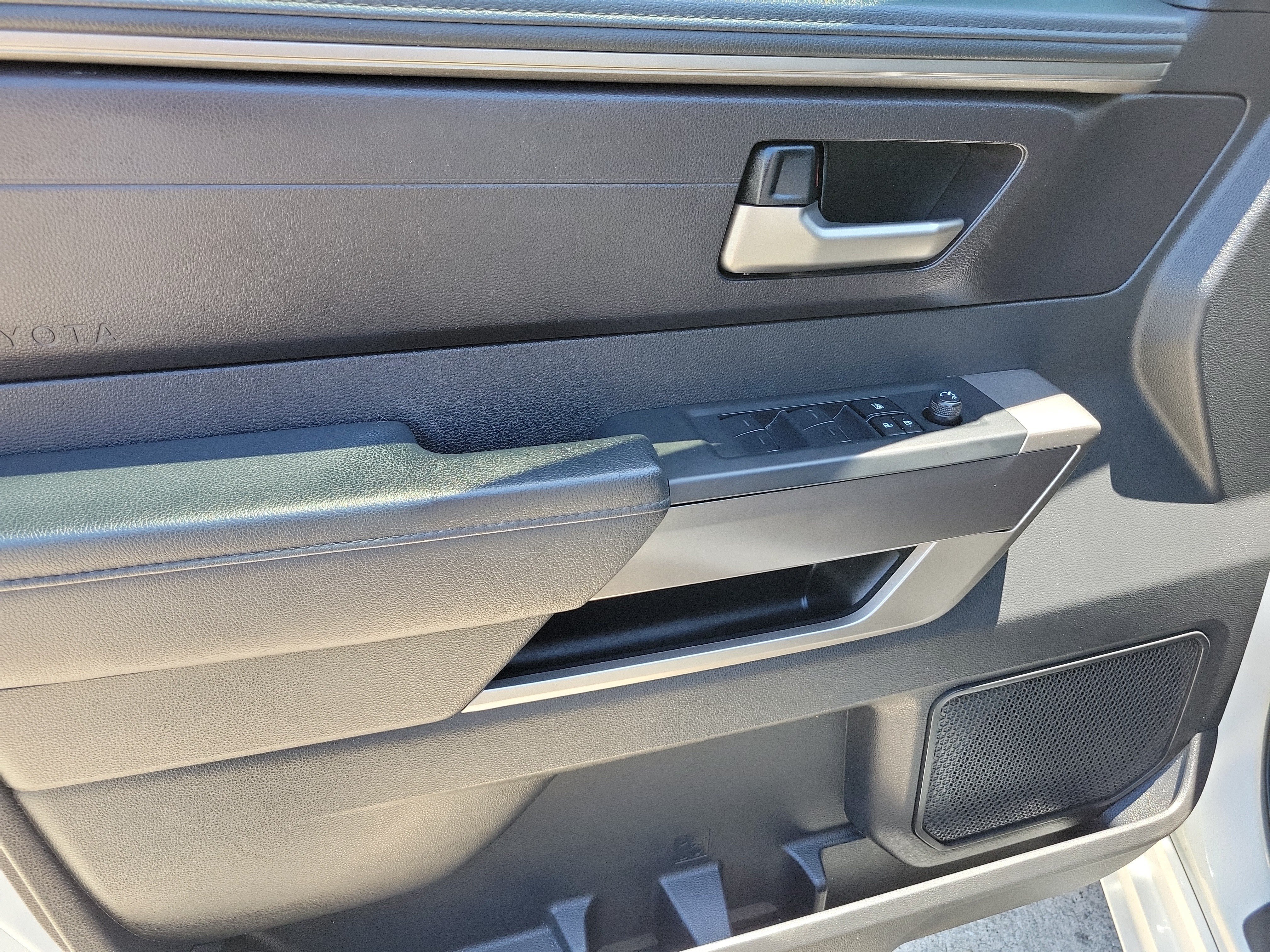 Used 2024 Ice Toyota SR5 image 16