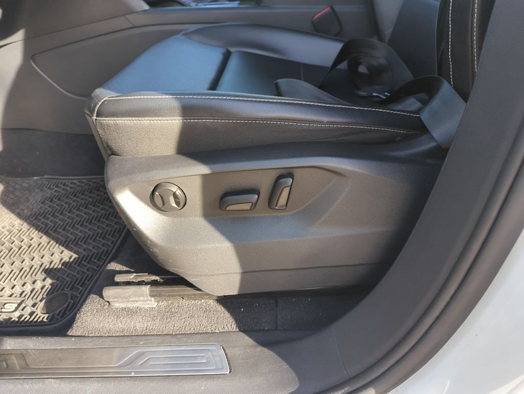 Used 2022  Volkswagen 3.6L V6 SE w/Technology image 13