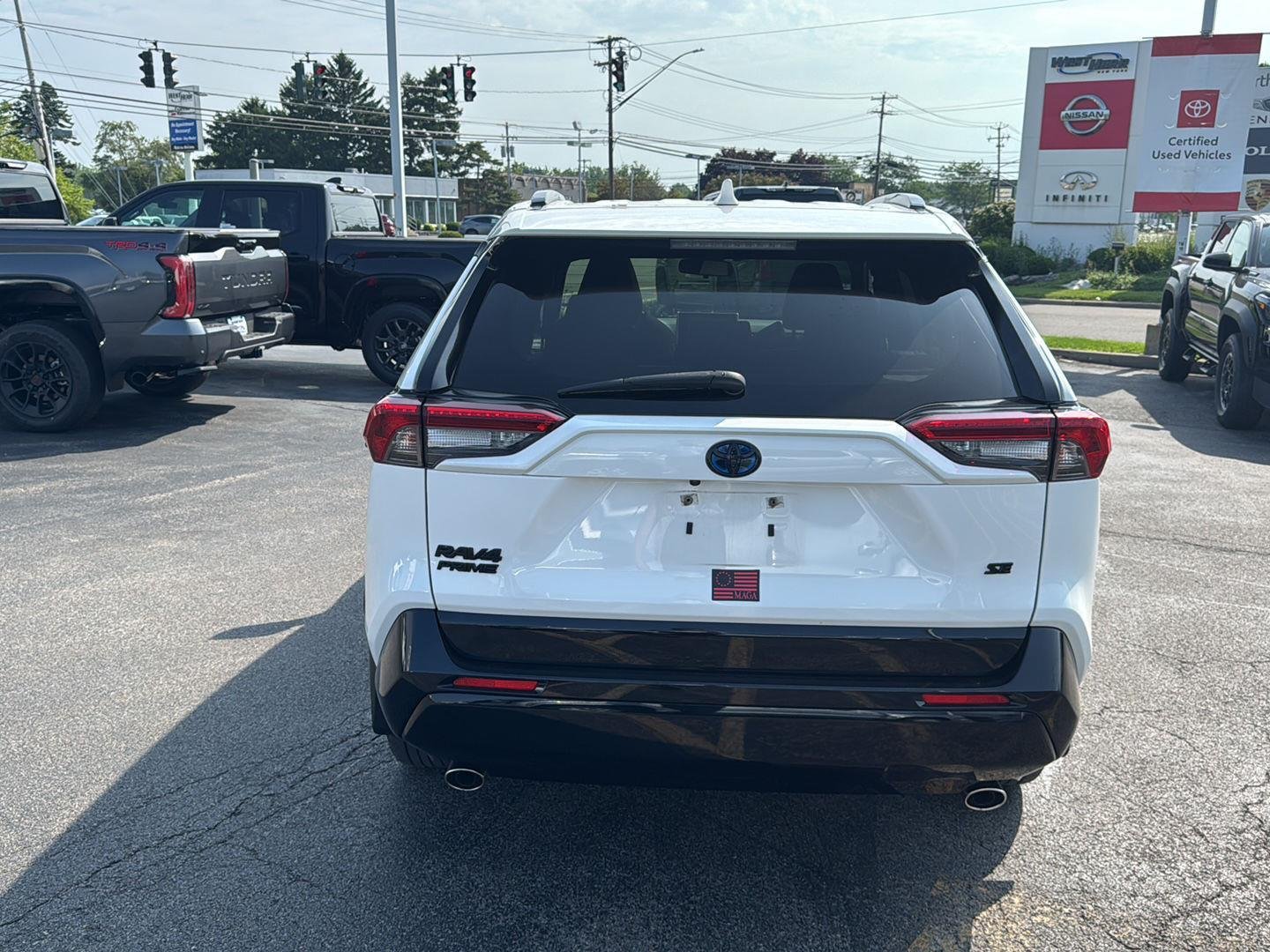 Certified Used 2024 Ice Cap Toyota SE image 5