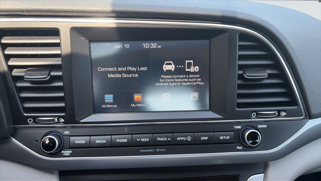 Used 2018 Silver Hyundai SEL image 15