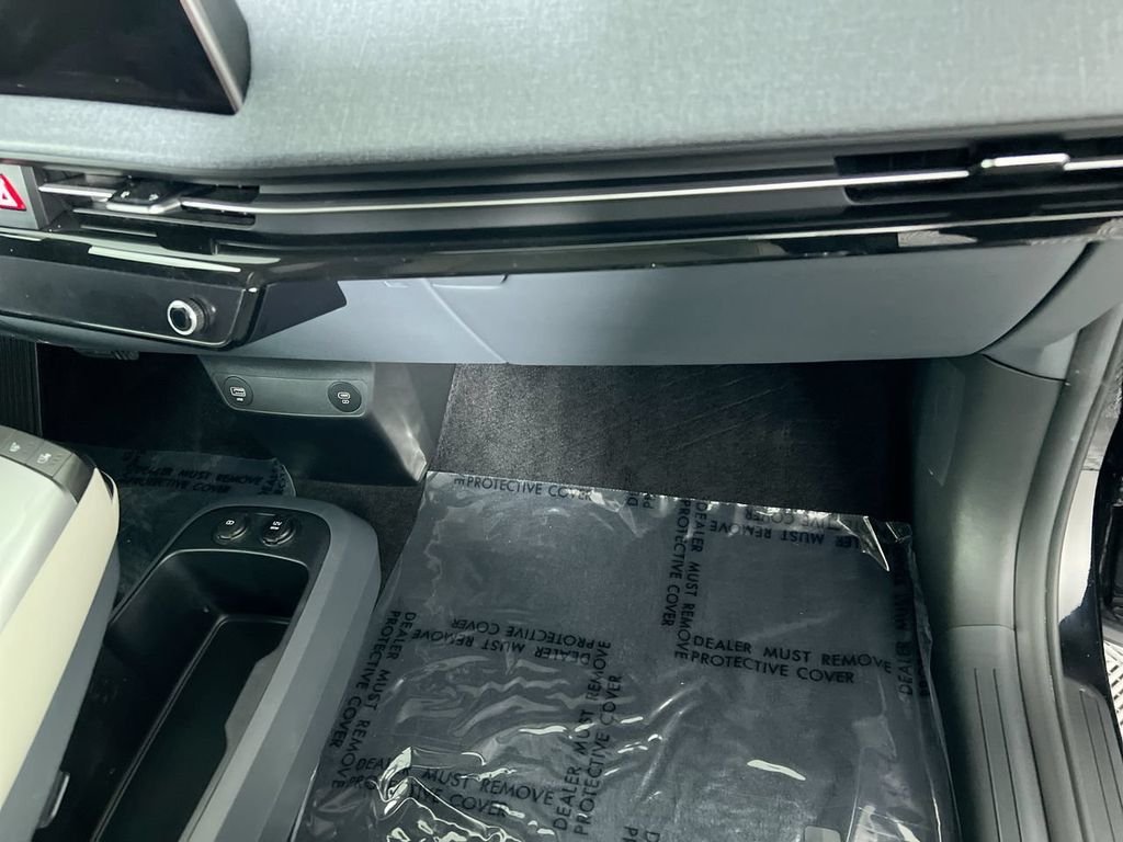 Certified Used 2024 Black Kia Wind image 25