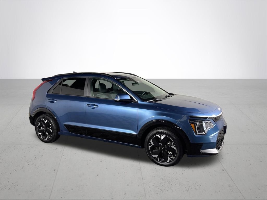 Used 2024 Blue Kia Wind image 4