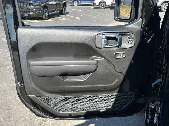 New 2026 Black Clear-Coat Exterior Paint Jeep Sport S image 28
