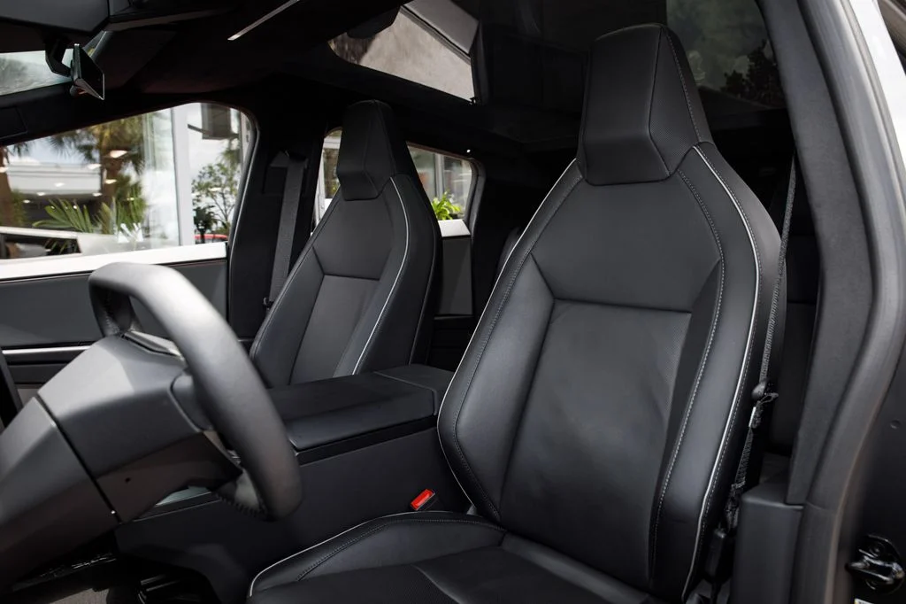Used 2025 Silver Tesla Base image 23